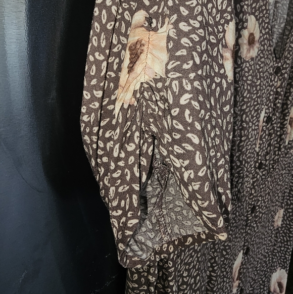 Floral V-Neck Dress - Picture 7 of 10